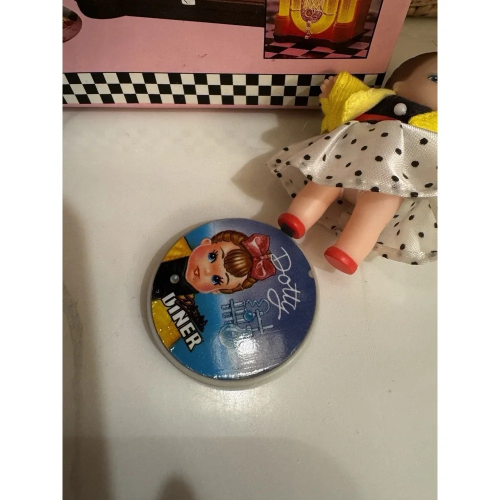 Dixie's Diner Light Up Juke Box Playset By TYCO‎ Industries 1989